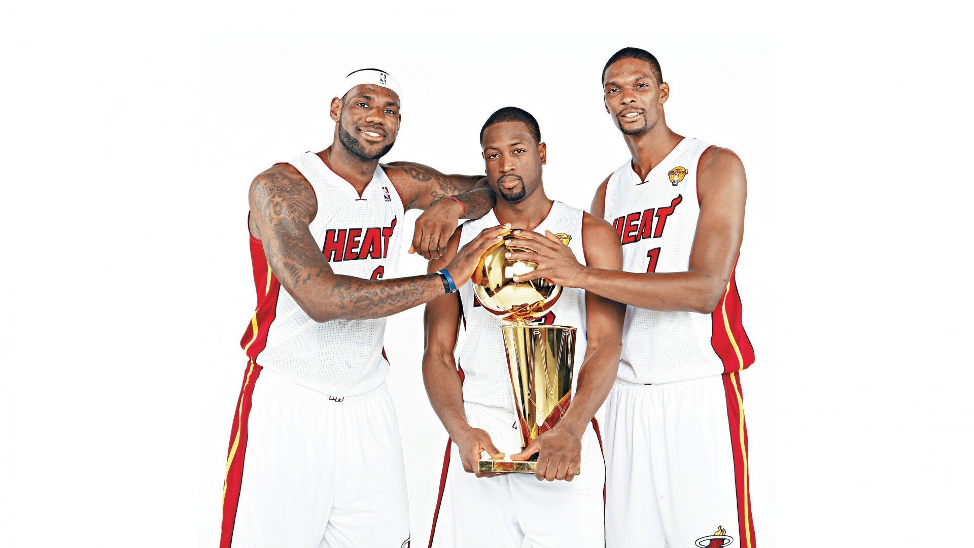 逆袭之蓝，拉塞尔点燃赛场的银蓝之争